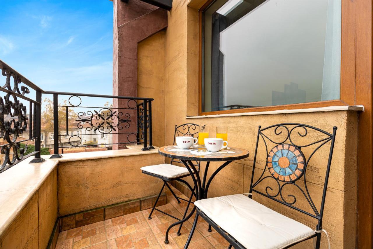 The Walnut 2Bd Apartment Plovdiv Bagian luar foto
