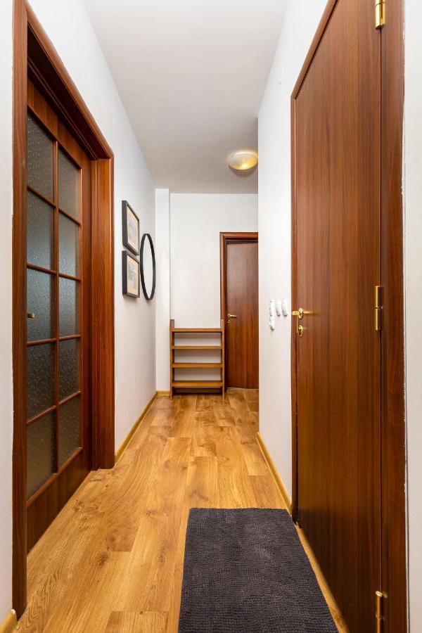 The Walnut 2Bd Apartment Plovdiv Bagian luar foto