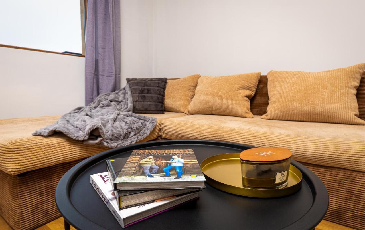 The Walnut 2Bd Apartment Plovdiv Bagian luar foto